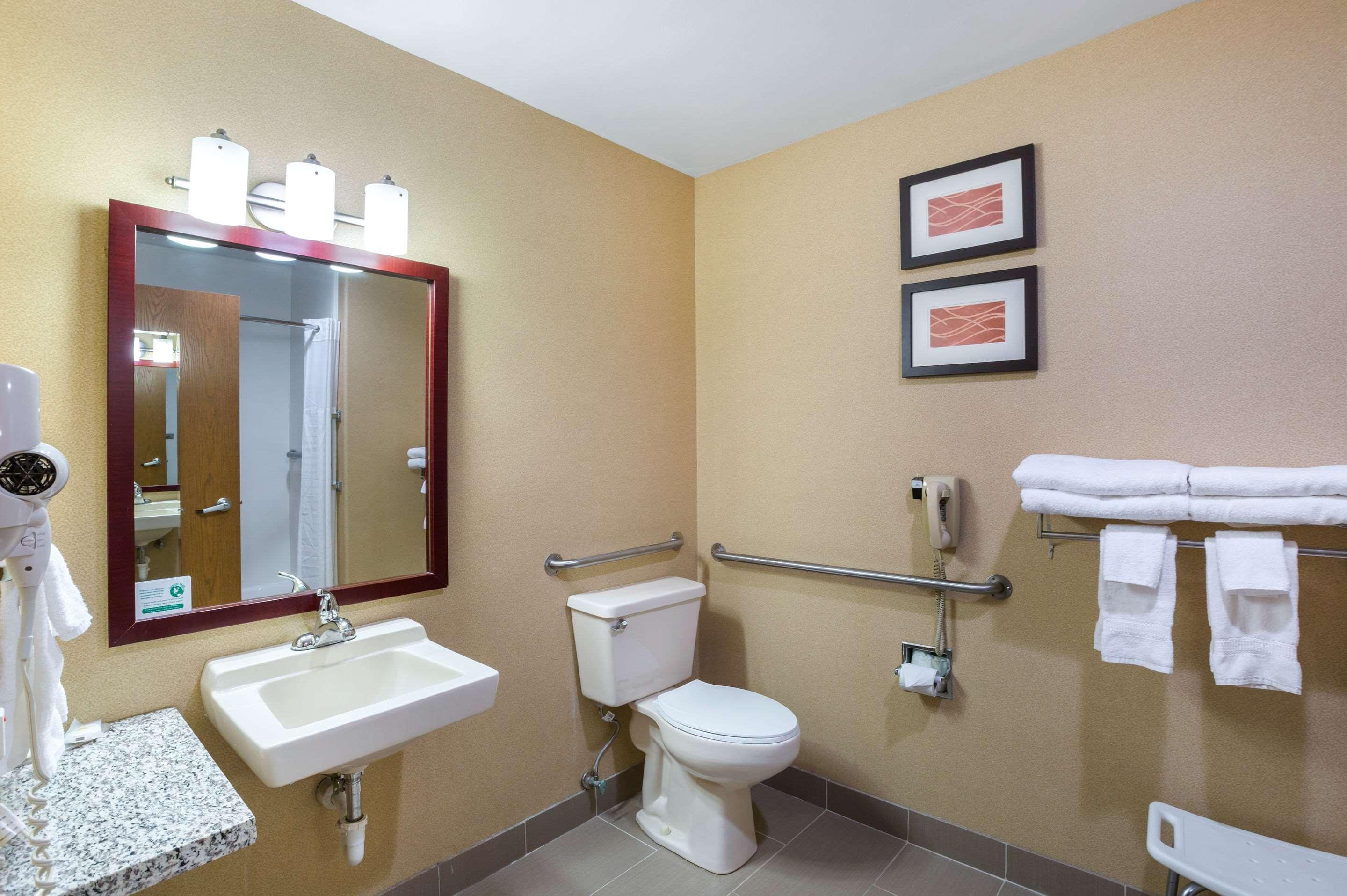 Quality Inn York Exterior photo
