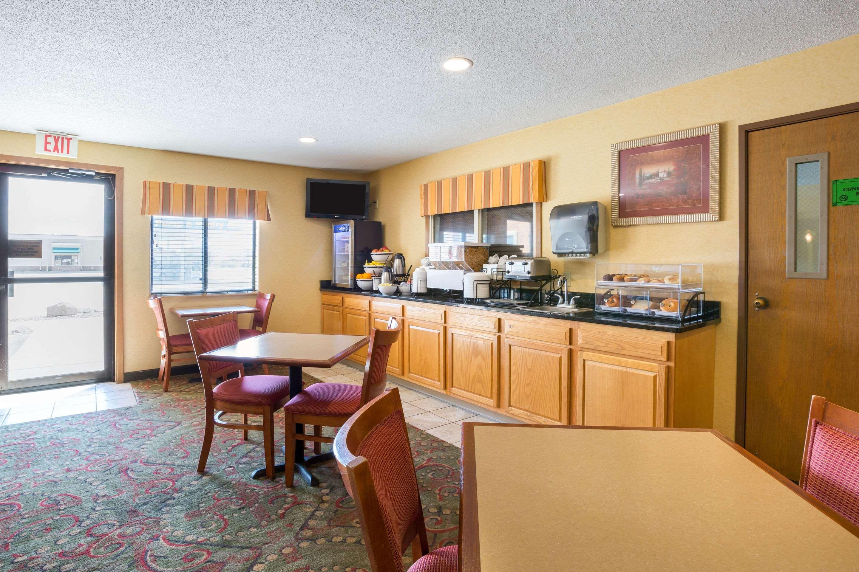 Quality Inn York Exterior photo